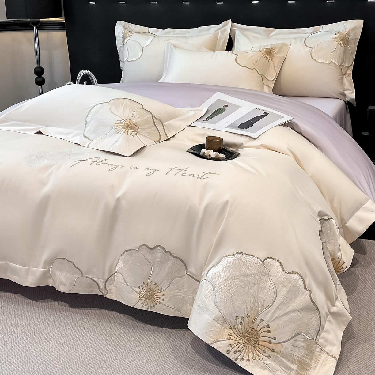 91家纺网 家纺一手货源 找家纺 置顶家纺 2026新款亲肤加厚磨毛刺绣四件套-花颜叶语 花颜叶语-白+香芋紫