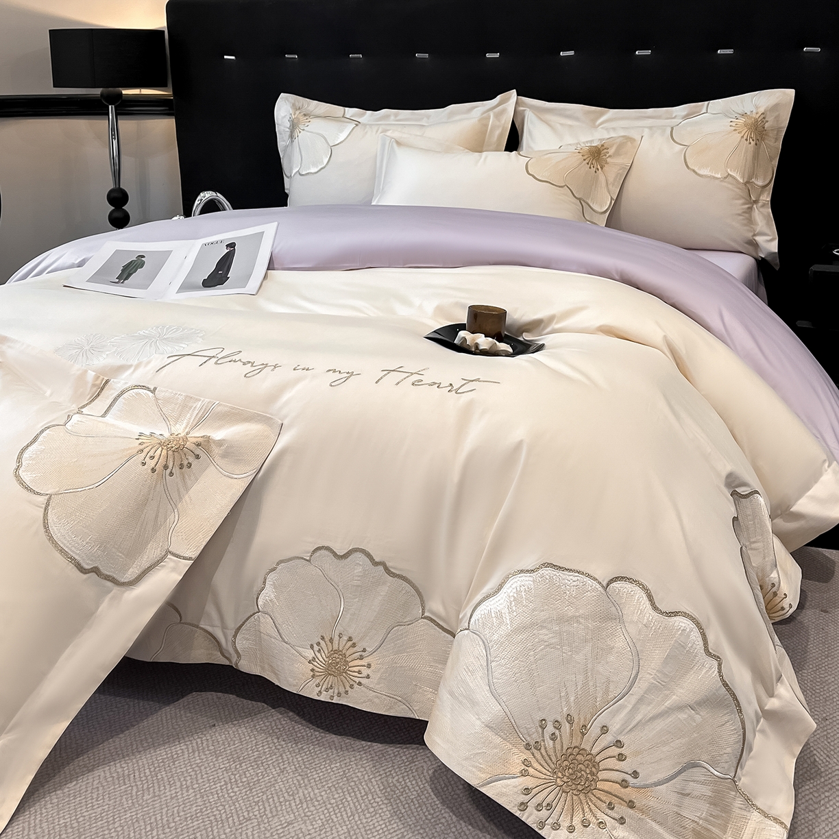 91家纺网 家纺一手货源 找家纺 置顶家纺 2026新款亲肤加厚磨毛刺绣四件套-花颜叶语 花颜叶语-白+香芋紫