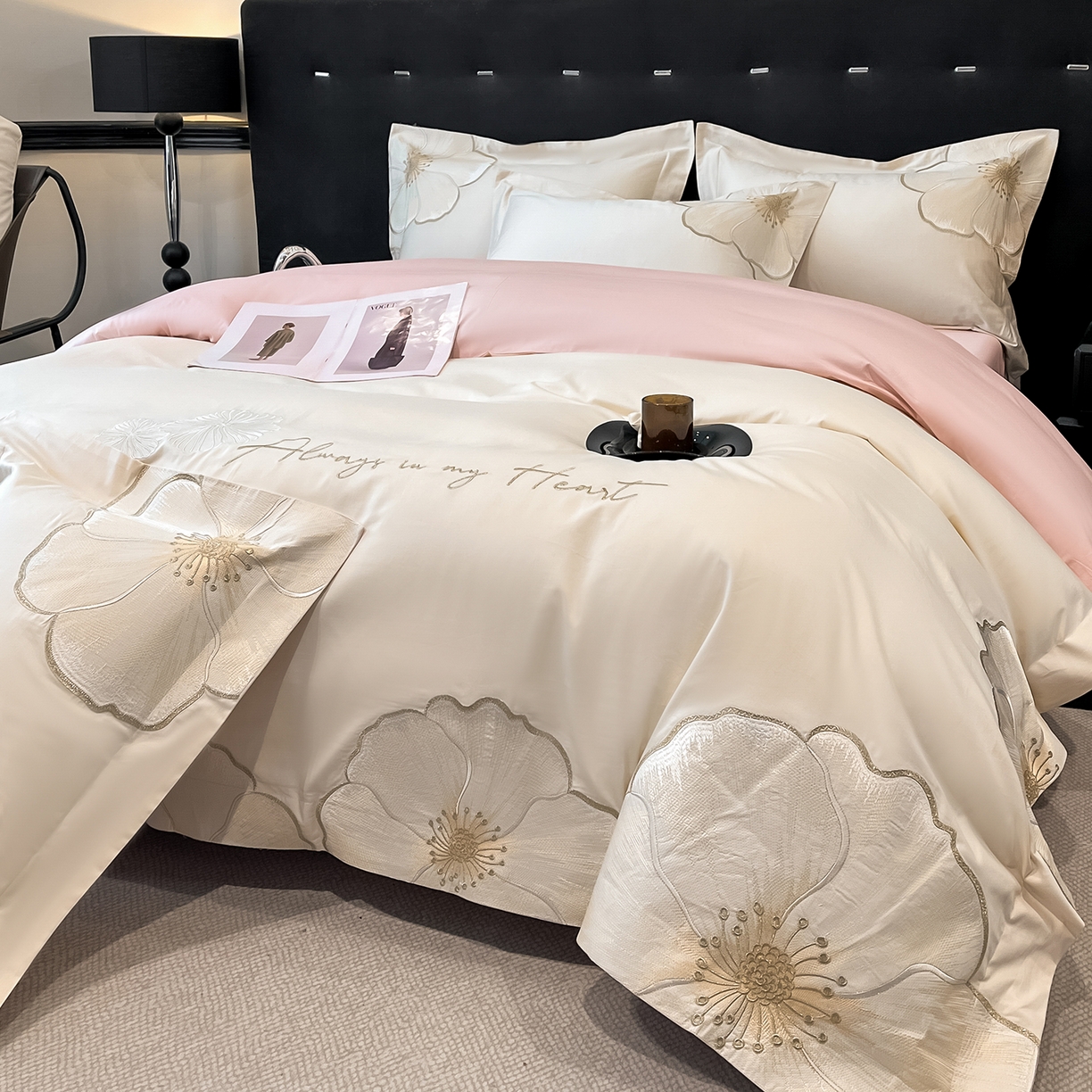 91家纺网 家纺一手货源 找家纺 置顶家纺 2026新款亲肤加厚磨毛刺绣四件套-花颜叶语 花颜叶语-白+粉