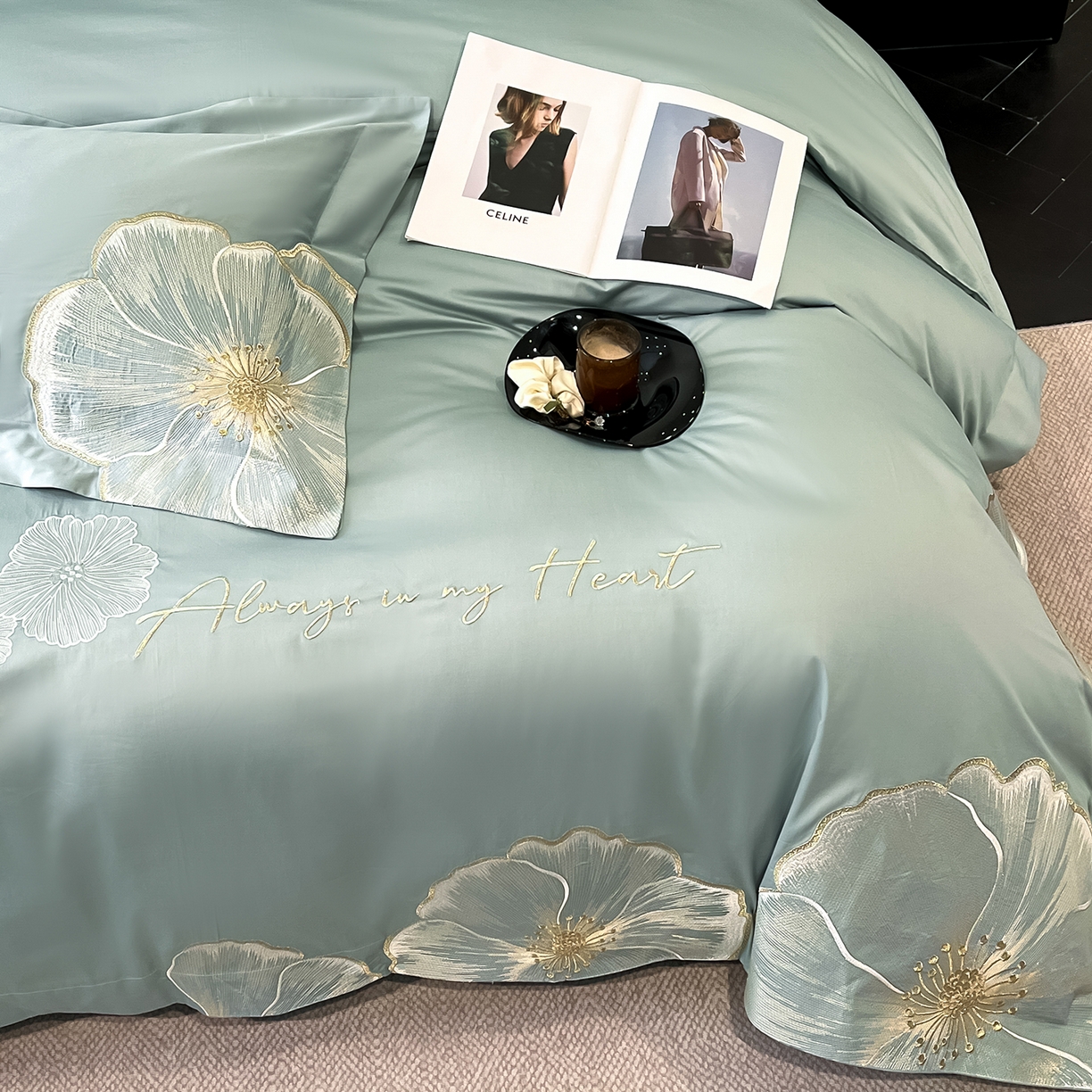 91家纺网 家纺一手货源 找家纺 置顶家纺 2026新款亲肤加厚磨毛刺绣四件套-花颜叶语 花颜叶语-繁星蓝