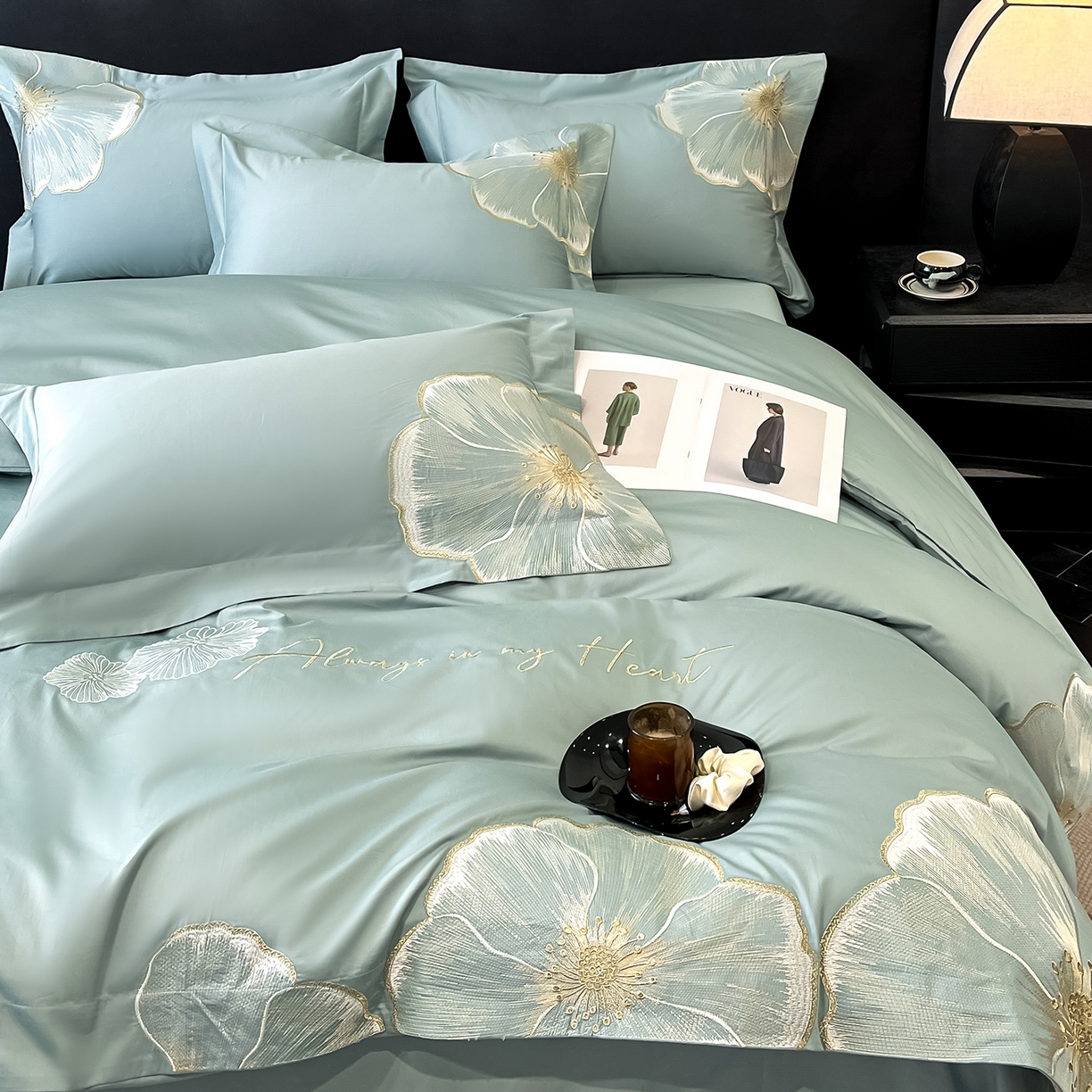 91家纺网 家纺一手货源 找家纺 置顶家纺 2026新款亲肤加厚磨毛刺绣四件套-花颜叶语 花颜叶语-繁星蓝