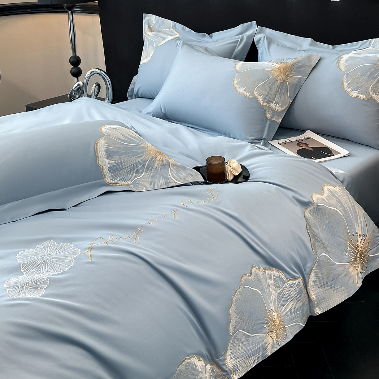 91家纺网 家纺一手货源 找家纺 置顶家纺 2026新款亲肤加厚磨毛刺绣四件套-花颜叶语 花颜叶语-天空蓝