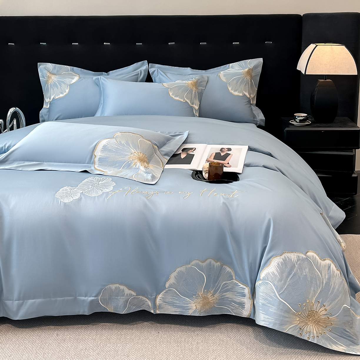 91家纺网 家纺一手货源 找家纺 置顶家纺 2026新款亲肤加厚磨毛刺绣四件套-花颜叶语 花颜叶语-天空蓝