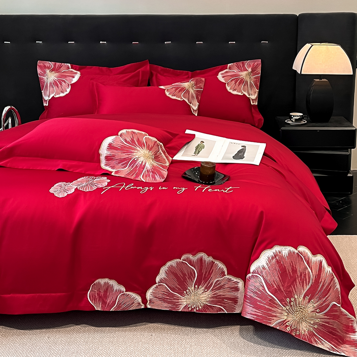 91家纺网 家纺一手货源 找家纺 置顶家纺 2026新款亲肤加厚磨毛刺绣四件套-花颜叶语 花颜叶语-大红