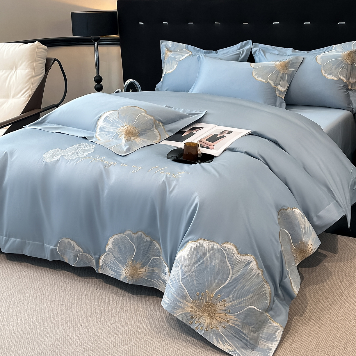 91家纺网 家纺一手货源 找家纺 置顶家纺 2026新款亲肤加厚磨毛刺绣四件套-花颜叶语 花颜叶语-天空蓝