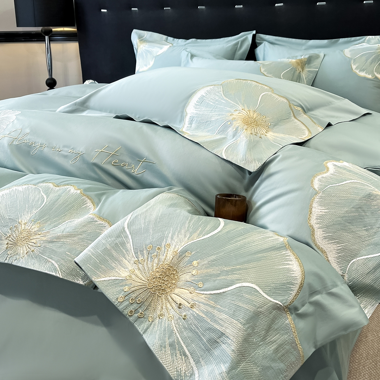 91家纺网 家纺一手货源 找家纺 置顶家纺 2026新款亲肤加厚磨毛刺绣四件套-花颜叶语 花颜叶语-繁星蓝