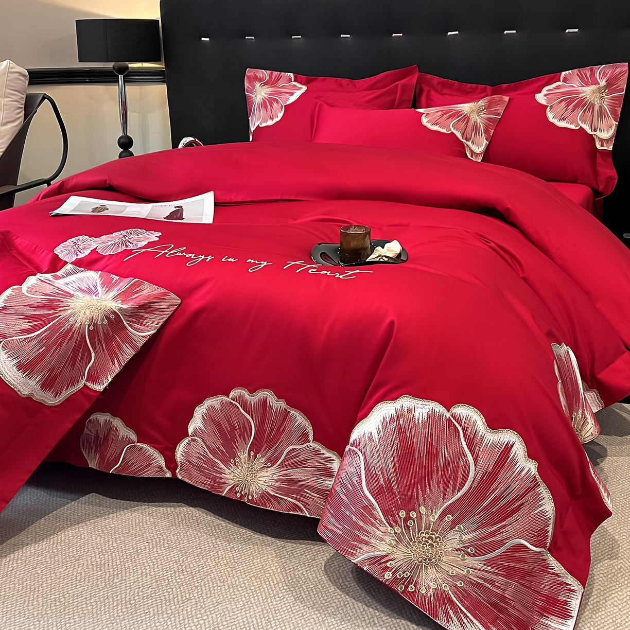 91家纺网 家纺一手货源 找家纺 置顶家纺 2026新款亲肤加厚磨毛刺绣四件套-花颜叶语 花颜叶语-大红