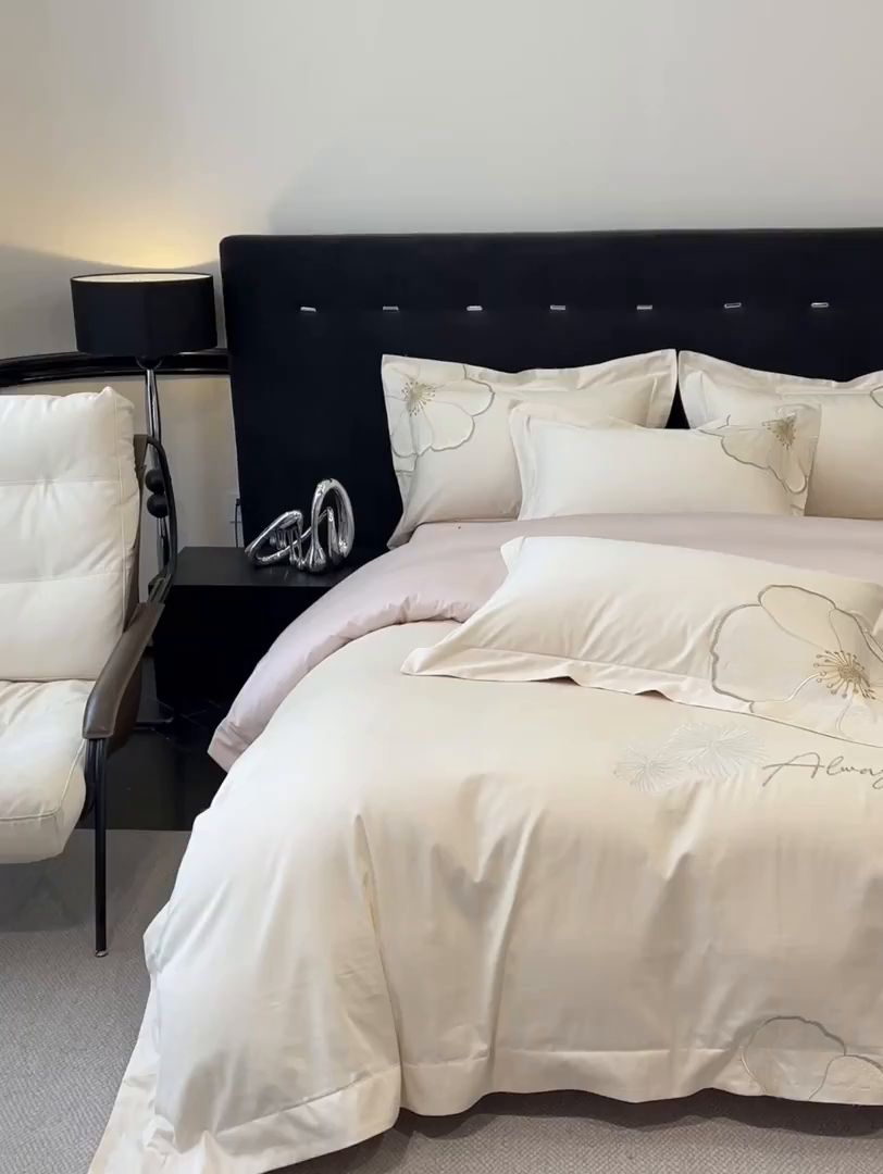 91家纺网 家纺一手货源 找家纺 置顶家纺 2026新款亲肤加厚磨毛刺绣四件套-花颜叶语 花颜叶语-白+粉