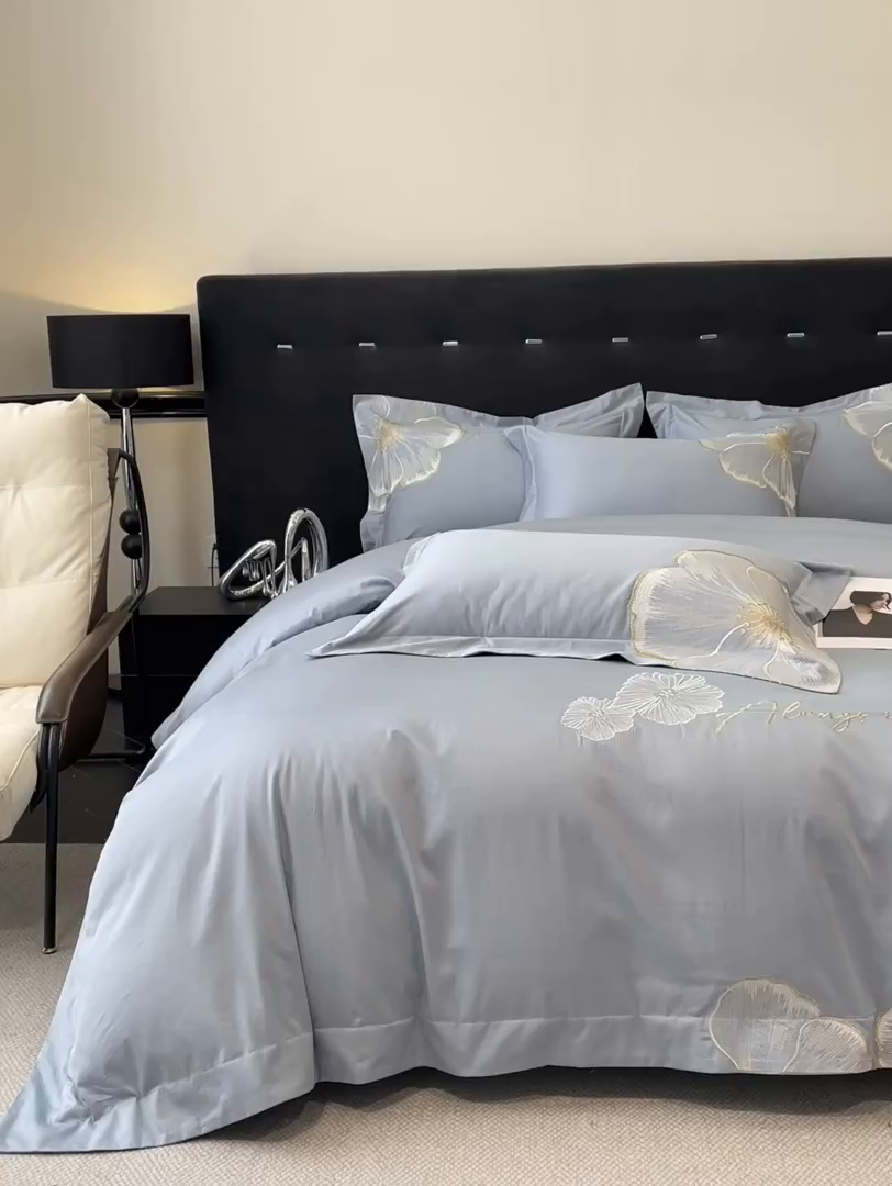 91家纺网 家纺一手货源 找家纺 置顶家纺 2026新款亲肤加厚磨毛刺绣四件套-花颜叶语 花颜叶语-天空蓝