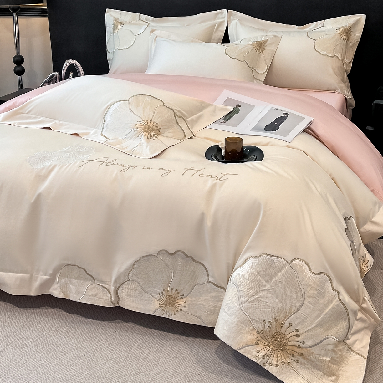 91家纺网 家纺一手货源 找家纺 置顶家纺 2026新款亲肤加厚磨毛刺绣四件套-花颜叶语 花颜叶语-白+粉