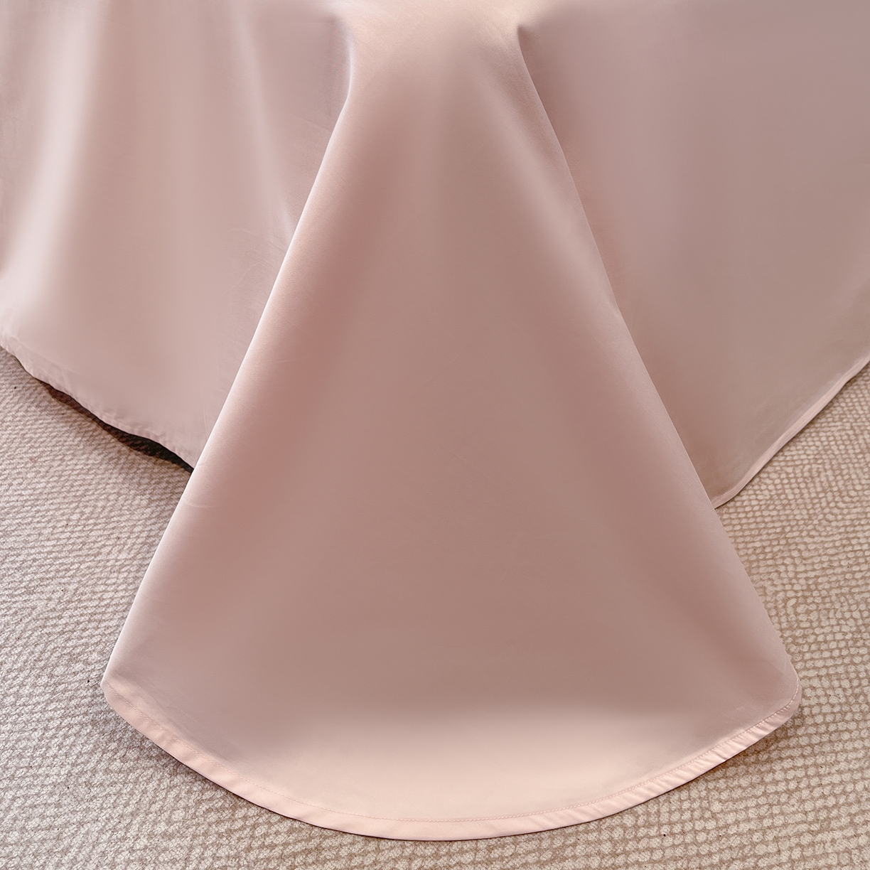 91家纺网 家纺一手货源 找家纺 置顶家纺 2026新款亲肤加厚磨毛刺绣四件套-花颜叶语 花颜叶语-白+粉