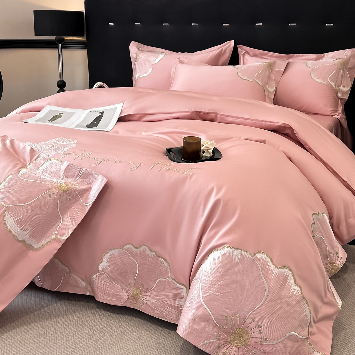 91家纺网 家纺一手货源 找家纺 置顶家纺 2026新款亲肤加厚磨毛刺绣四件套-花颜叶语 花颜叶语-浅豆沙