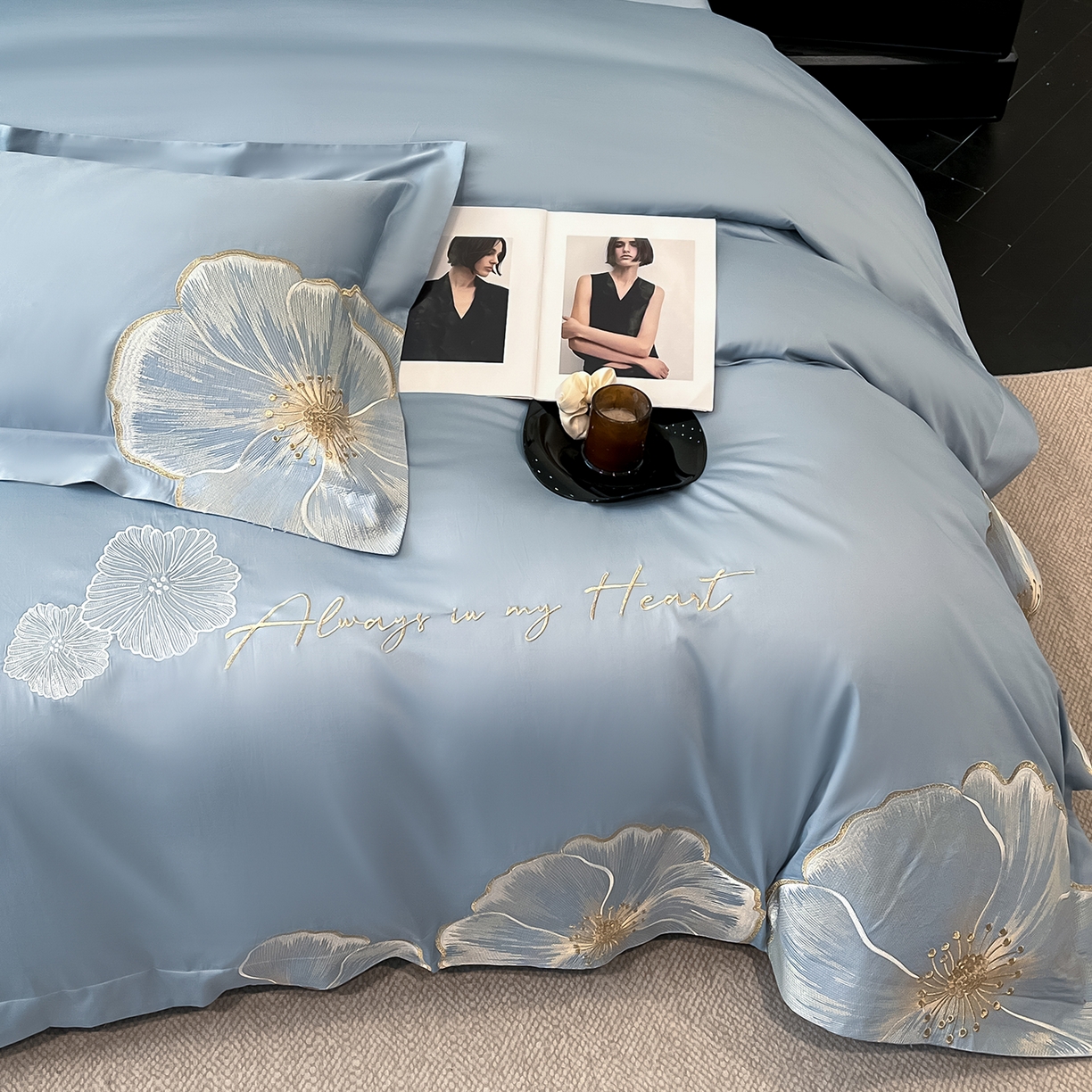 91家纺网 家纺一手货源 找家纺 置顶家纺 2026新款亲肤加厚磨毛刺绣四件套-花颜叶语 花颜叶语-天空蓝