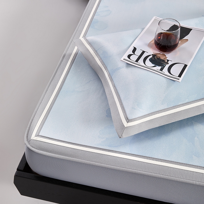 91家纺网 家纺一手货源 找家纺 小牛席业 2026新款牡丹琉璃冷感冰丝席（床笠款）凉席藤席冰藤席冰丝席竹席乳胶席凉豆豆席 浅蓝