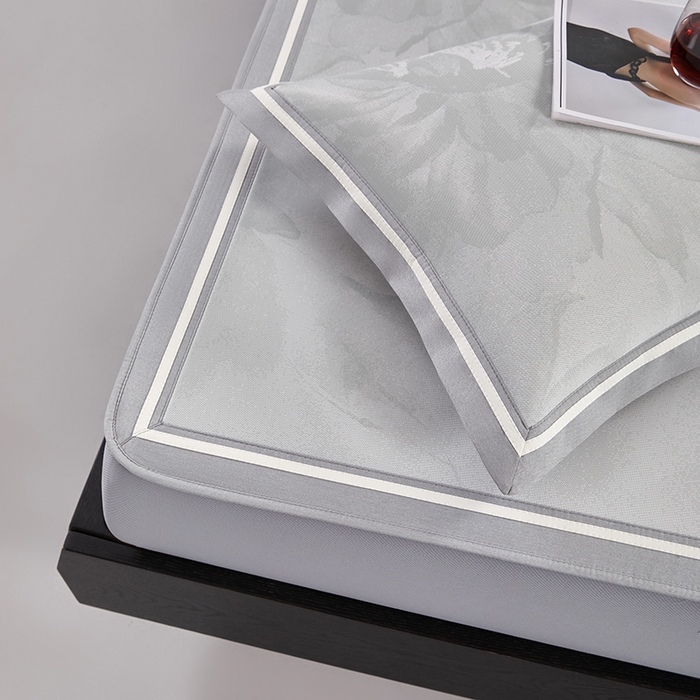 91家纺网 家纺一手货源 找家纺 小牛席业 2026新款牡丹琉璃冷感冰丝席（床笠款）凉席藤席冰藤席冰丝席竹席乳胶席凉豆豆席 灰绿