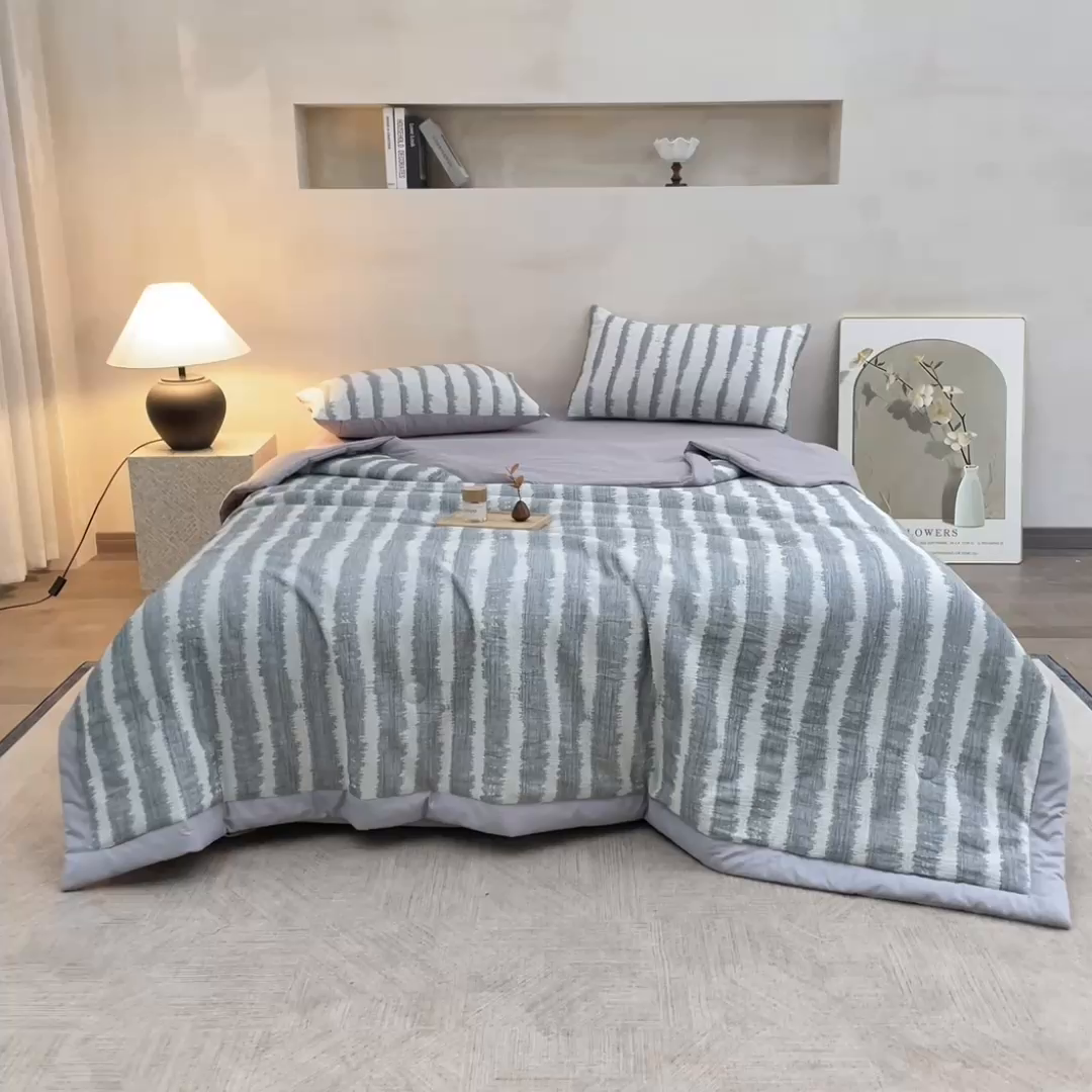 91家纺网 家纺一手货源 找家纺 绒城 2026新款全棉纯棉大提花新疆棉花夏被夏凉被空调被四件套-律动 律动-深灰