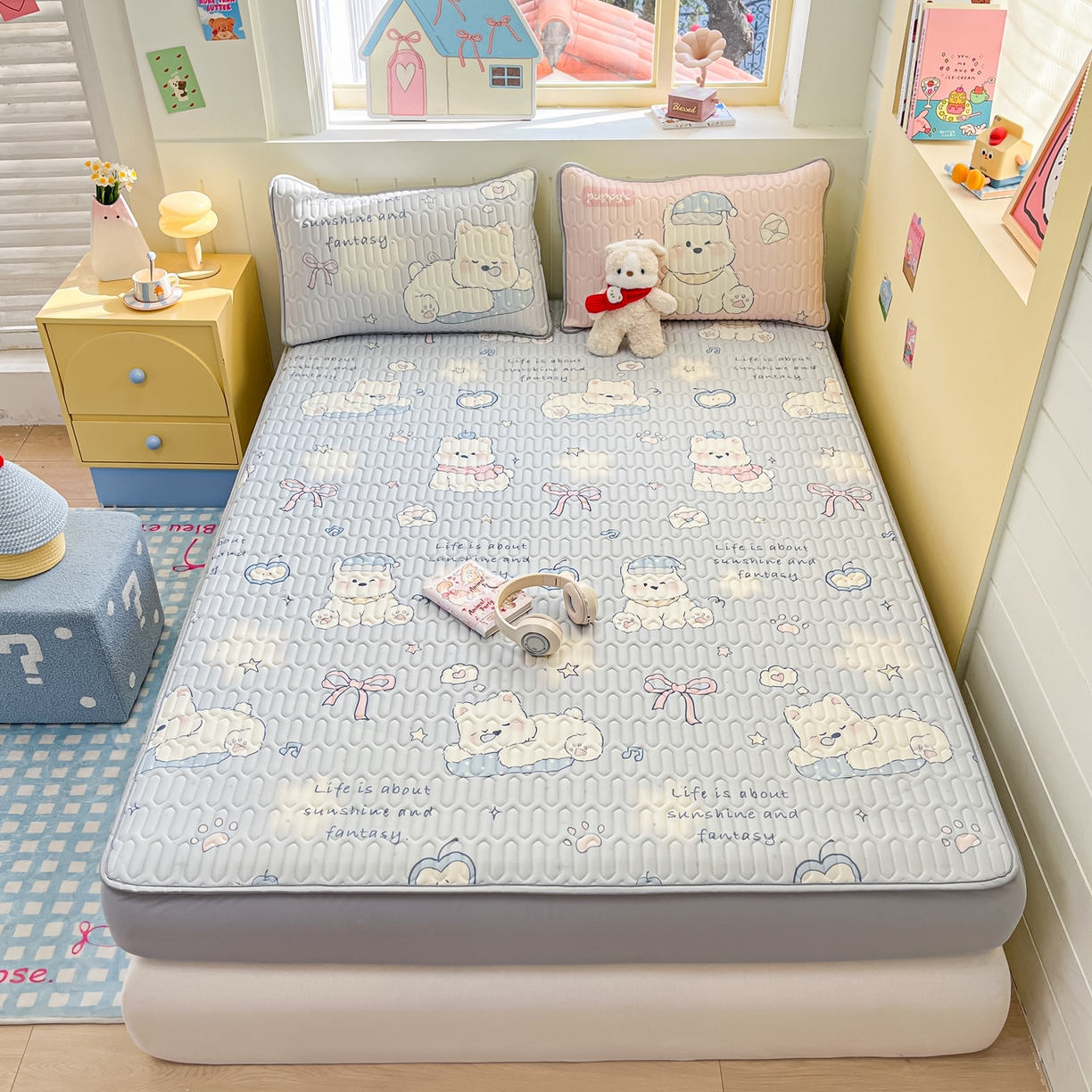 91家纺网 家纺一手货源 找家纺 摩妮卡 2026春夏新款凉感丝印花小清新乳胶凉席席子床笠款三件套 晚安狗狗