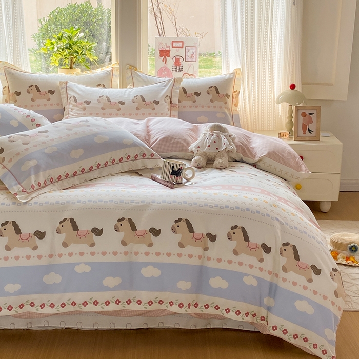 91家纺网 家纺一手货源 找家纺 凌鼎 2026新款多规格掉边全棉印花四件套 英伦小马