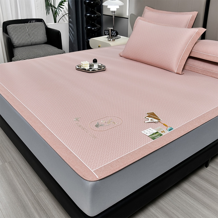 91家纺网 家纺一手货源 找家纺 小牛席业 2026新款轻奢风铃兰冷感豆豆席系列（床笠款）凉席藤席冰藤席冰丝席竹席乳胶席豆豆 粉色