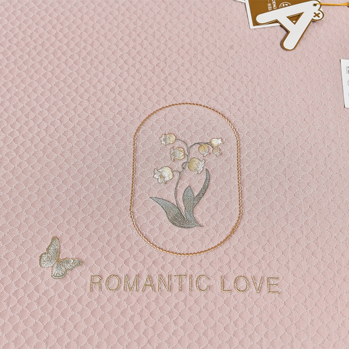 91家纺网 家纺一手货源 找家纺 小牛席业 2026新款轻奢风铃兰冷感豆豆席系列（床笠款）凉席藤席冰藤席冰丝席竹席乳胶席豆豆 粉色