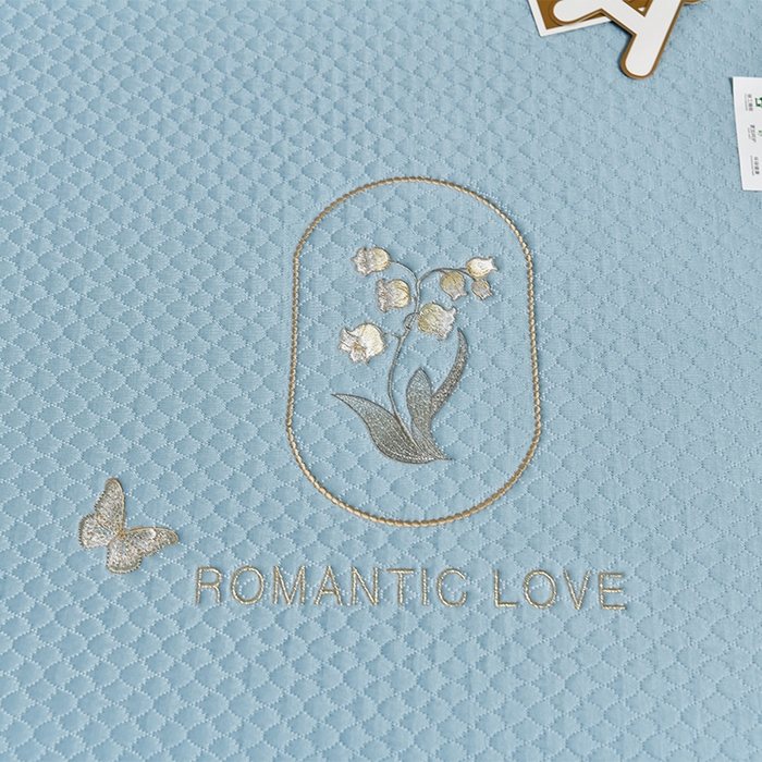 91家纺网 家纺一手货源 找家纺 小牛席业 2026新款轻奢风铃兰冷感豆豆席系列（床笠款）凉席藤席冰藤席冰丝席竹席乳胶席豆豆 蓝色