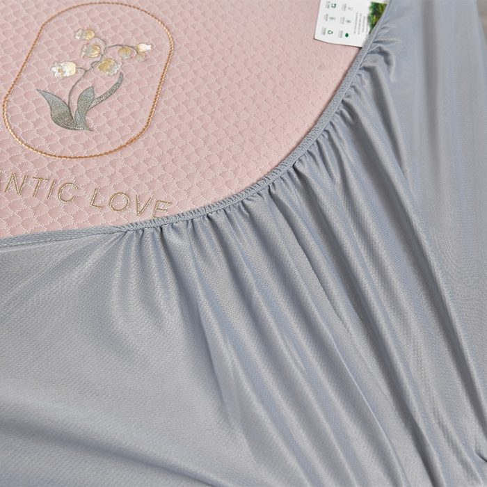 91家纺网 家纺一手货源 找家纺 小牛席业 2026新款轻奢风铃兰冷感豆豆席系列（床笠款）凉席藤席冰藤席冰丝席竹席乳胶席豆豆 粉色