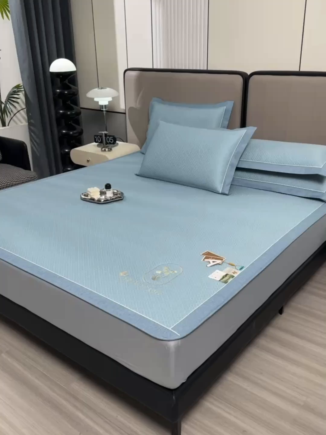 91家纺网 家纺一手货源 找家纺 小牛席业 2026新款轻奢风铃兰冷感豆豆席系列（床笠款）凉席藤席冰藤席冰丝席竹席乳胶席豆豆 蓝色