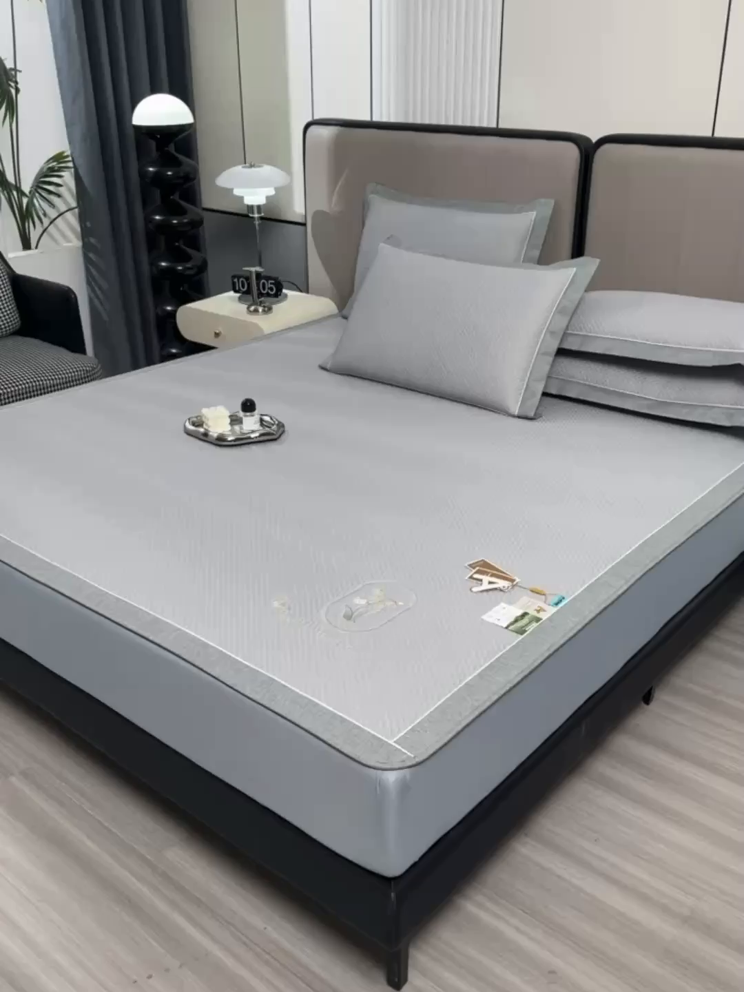 91家纺网 家纺一手货源 找家纺 小牛席业 2026新款轻奢风铃兰冷感豆豆席系列（床笠款）凉席藤席冰藤席冰丝席竹席乳胶席豆豆 灰色