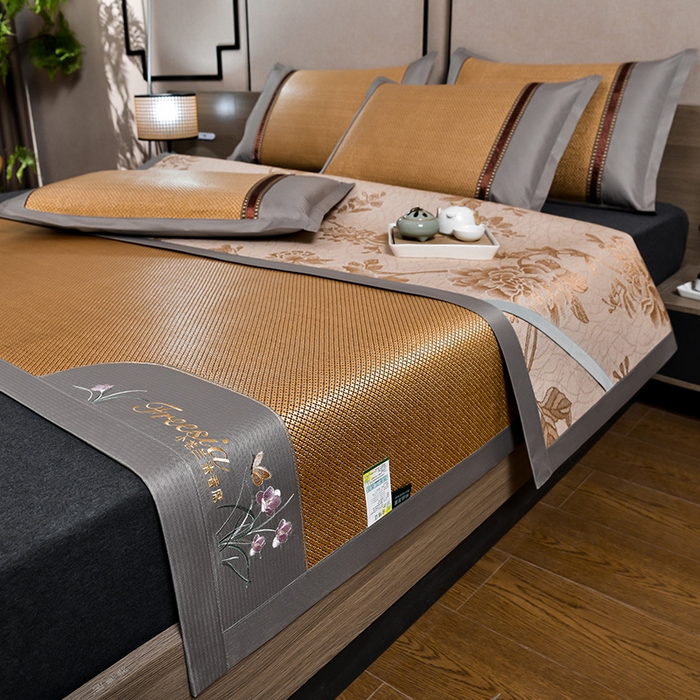 91家纺网 家纺一手货源 找家纺 小牛席业 2026新款小苍兰冰藤-双面席系列凉席藤席冰藤席冰丝席竹席乳胶席凉感豆豆席 小苍兰清香冰藤席-金色