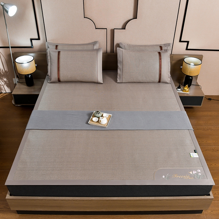 91家纺网 家纺一手货源 找家纺 小牛席业 2026新款小苍兰冰藤-双面席系列凉席藤席冰藤席冰丝席竹席乳胶席凉感豆豆席 小苍兰清香冰藤席-香槟