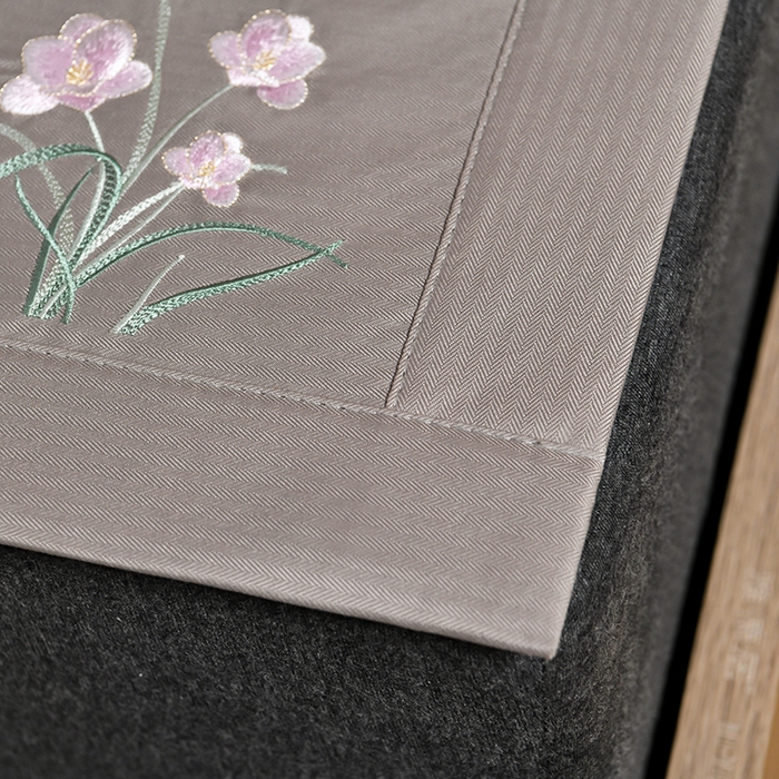 91家纺网 家纺一手货源 找家纺 小牛席业 2026新款小苍兰冰藤-双面席系列凉席藤席冰藤席冰丝席竹席乳胶席凉感豆豆席 小苍兰清香冰藤席-浅蓝