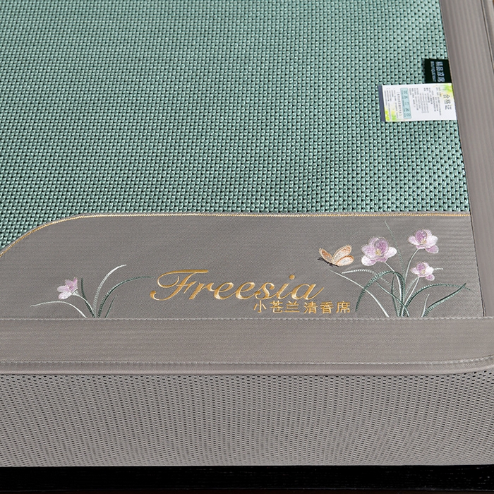 91家纺网 家纺一手货源 找家纺 小牛席业 2026新款小苍兰冰藤席系列（床笠款）凉席藤席冰藤席冰丝席竹席乳胶席 小苍兰清香冰藤席-床笠款（绿色）