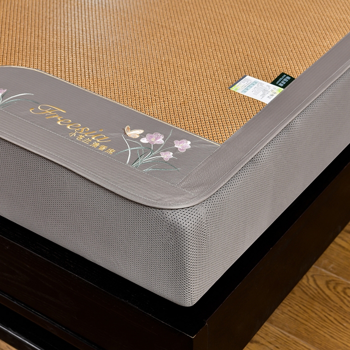 91家纺网 家纺一手货源 找家纺 小牛席业 2026新款小苍兰冰藤席系列（床笠款）凉席藤席冰藤席冰丝席竹席乳胶席 小苍兰清香冰藤席-床笠款（金色）