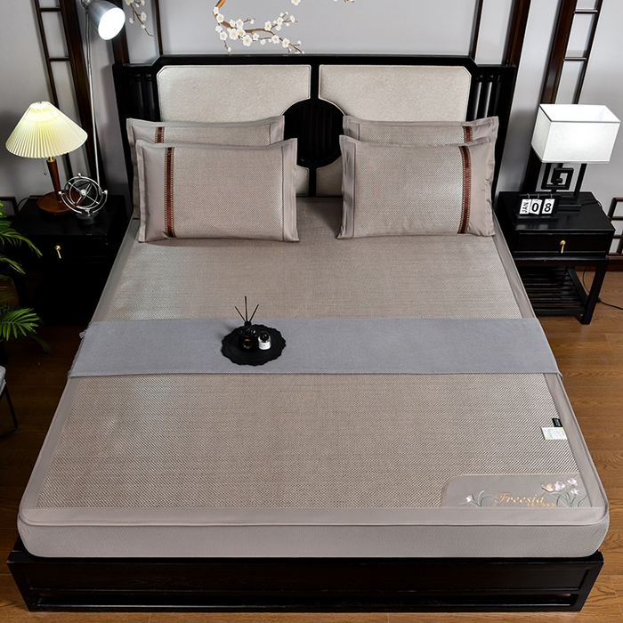 91家纺网 家纺一手货源 找家纺 小牛席业 2026新款小苍兰冰藤席系列（床笠款）凉席藤席冰藤席冰丝席竹席乳胶席 小苍兰清香冰藤席-床笠款（香槟）