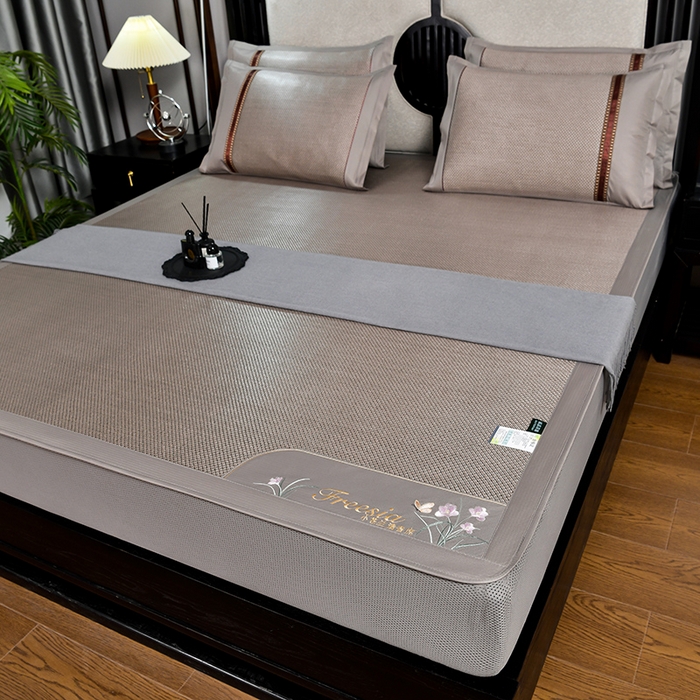 91家纺网 家纺一手货源 找家纺 小牛席业 2026新款小苍兰冰藤席系列（床笠款）凉席藤席冰藤席冰丝席竹席乳胶席 小苍兰清香冰藤席-床笠款（香槟）