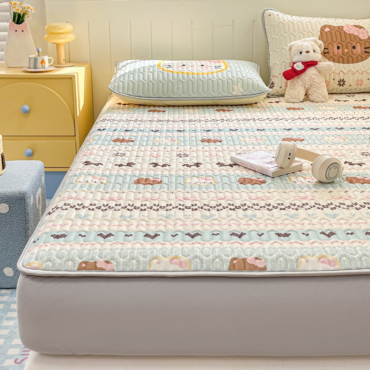 91家纺网 家纺一手货源 找家纺 摩妮卡 2026春夏新款凉感丝印花小清新乳胶凉席席子床笠款三件套 友谊记忆片