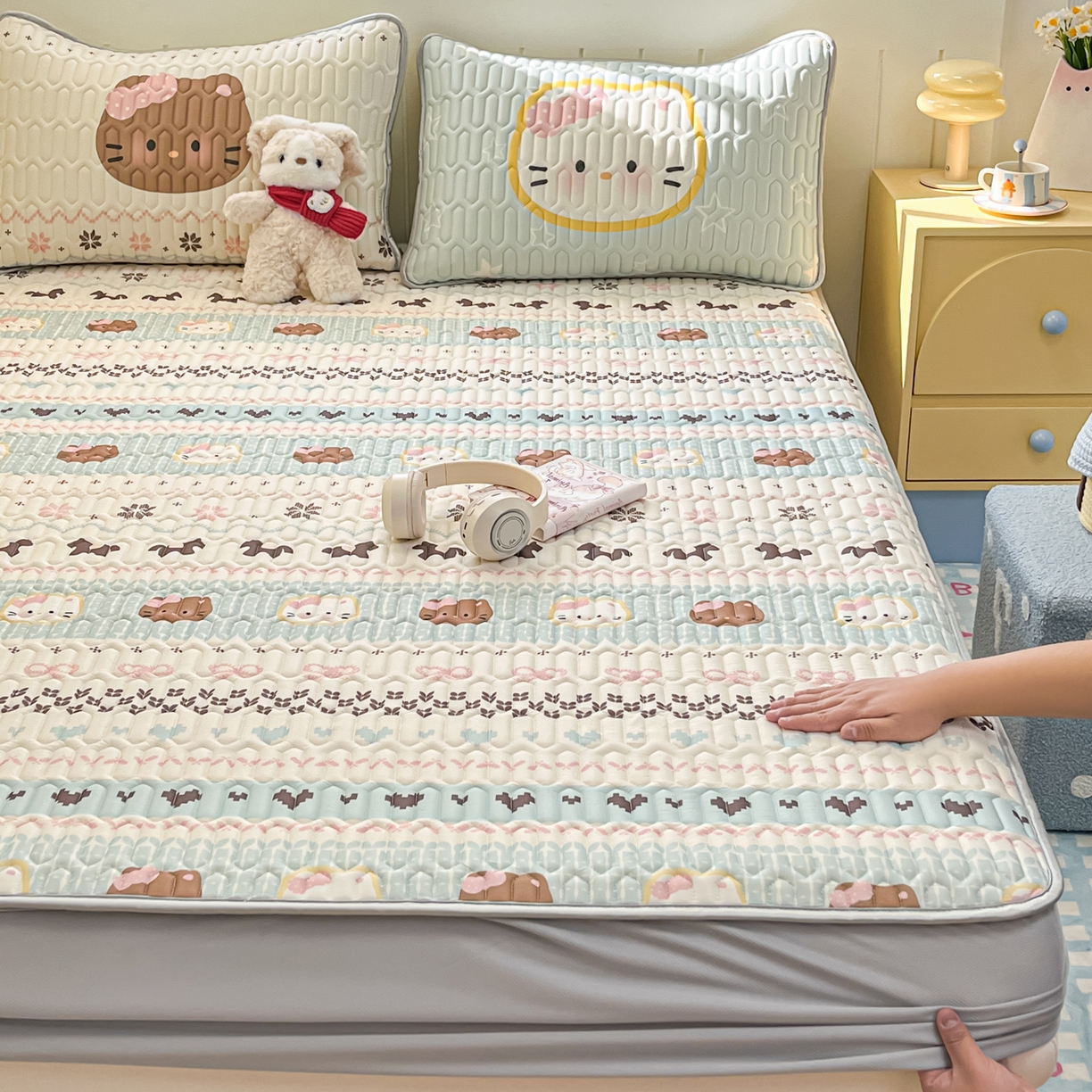 91家纺网 家纺一手货源 找家纺 摩妮卡 2026春夏新款凉感丝印花小清新乳胶凉席席子床笠款三件套 友谊记忆片