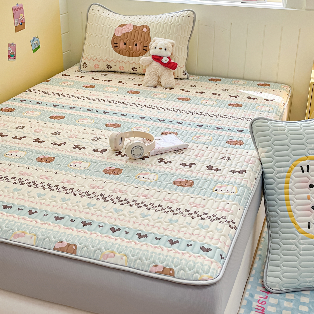 91家纺网 家纺一手货源 找家纺 摩妮卡 2026春夏新款凉感丝印花小清新乳胶凉席席子床笠款三件套 友谊记忆片