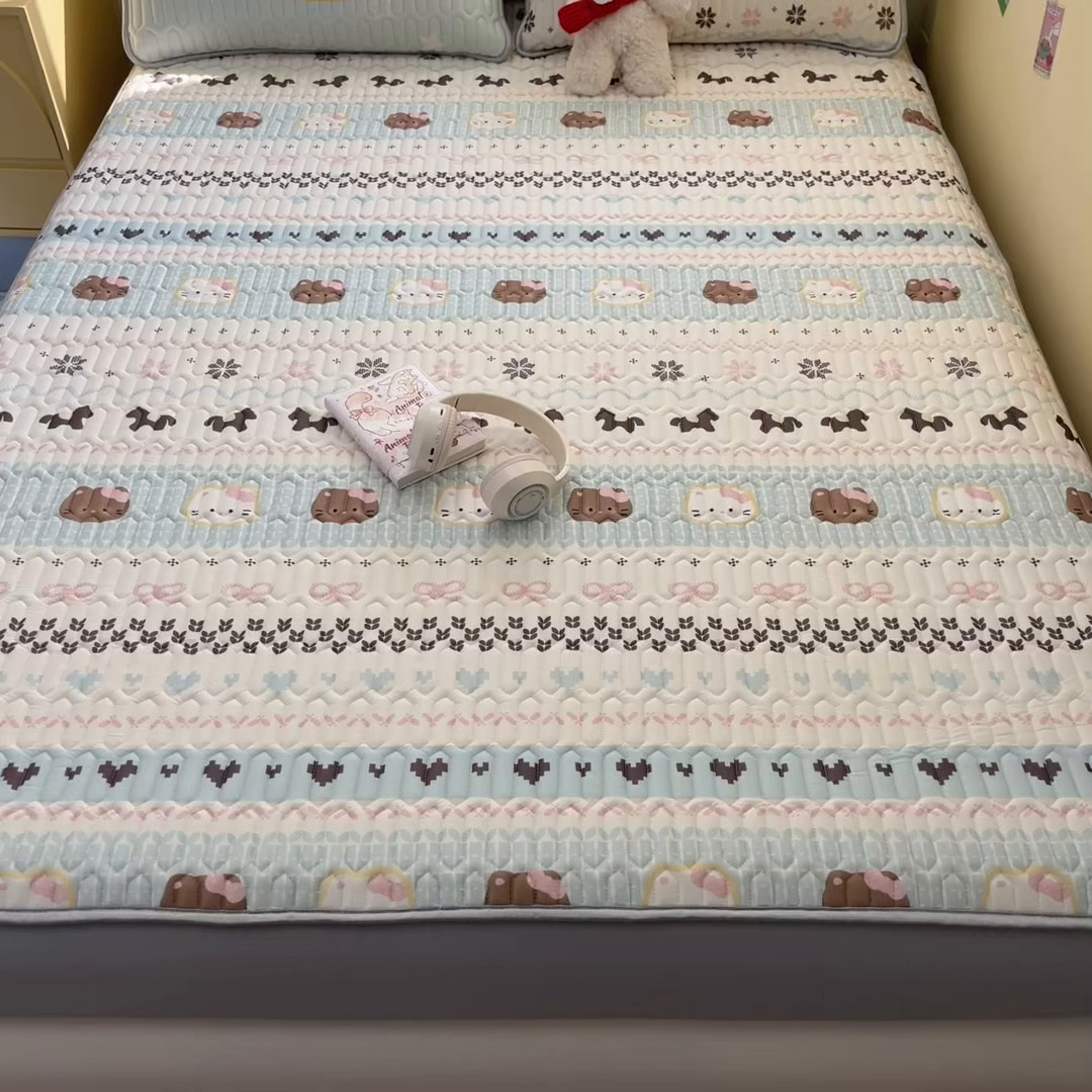 91家纺网 家纺一手货源 找家纺 摩妮卡 2026春夏新款凉感丝印花小清新乳胶凉席席子床笠款三件套 友谊记忆片