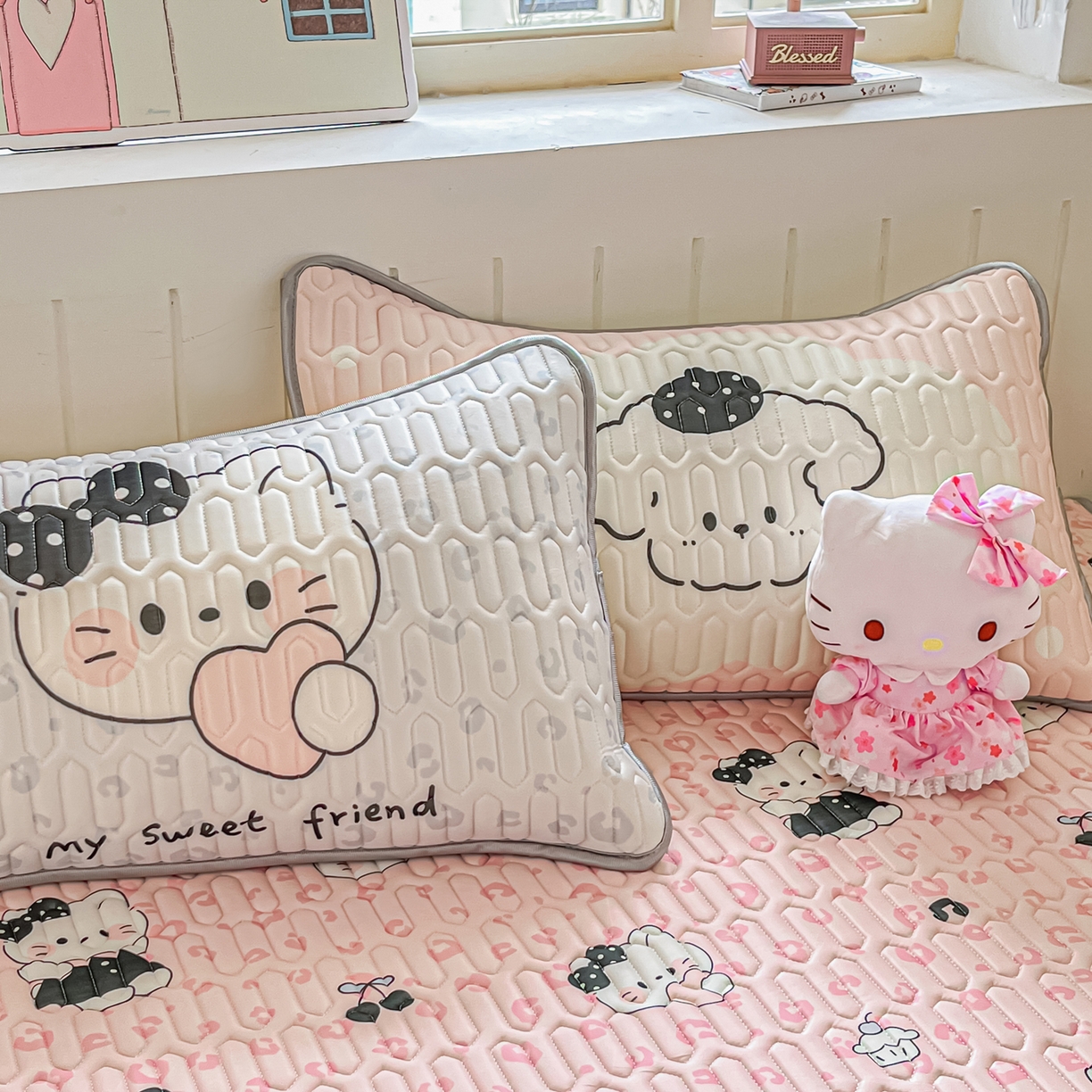 91家纺网 家纺一手货源 找家纺 摩妮卡 2026春夏新款凉感丝印花小清新乳胶凉席席子床笠款三件套 友谊之家-粉