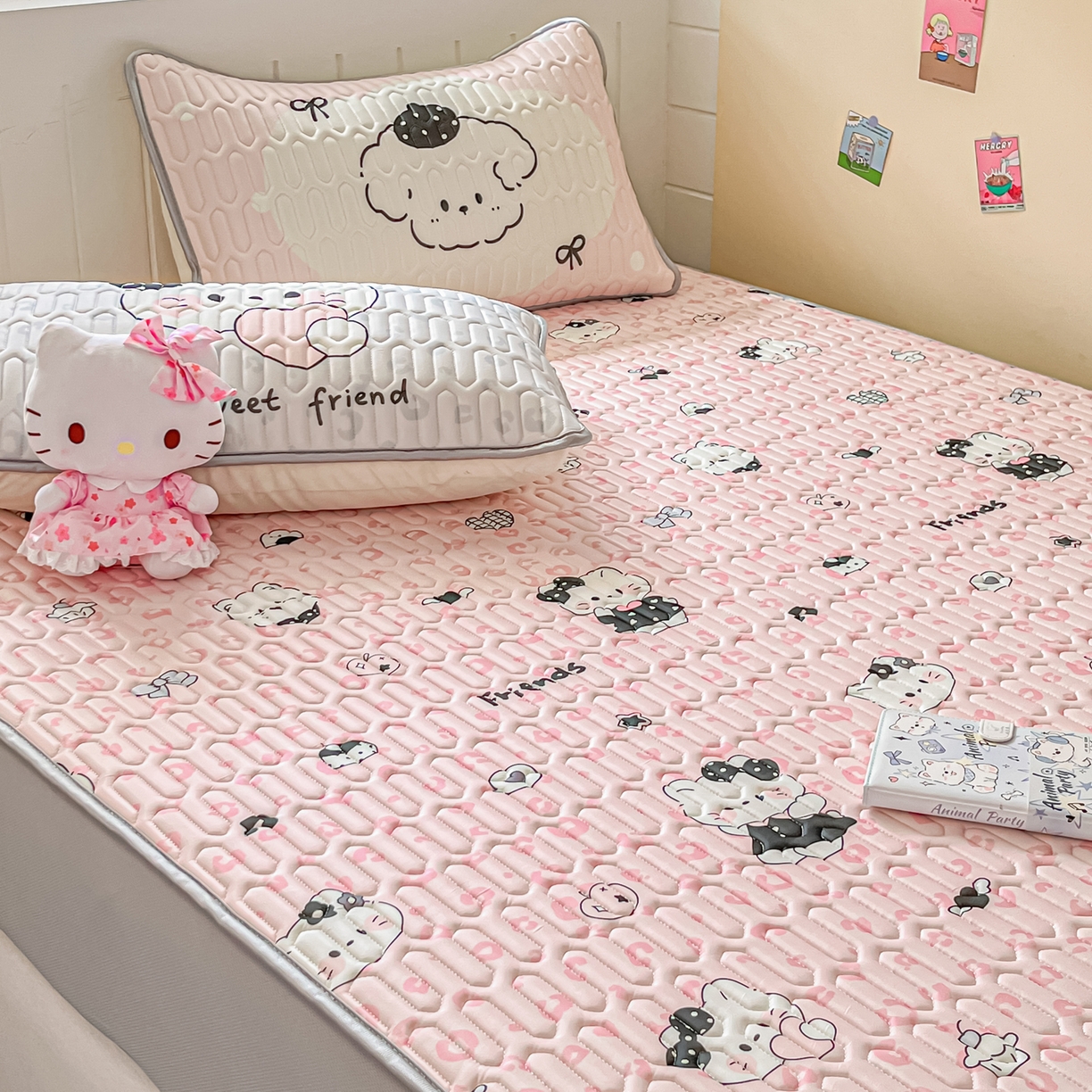 91家纺网 家纺一手货源 找家纺 摩妮卡 2026春夏新款凉感丝印花小清新乳胶凉席席子床笠款三件套 友谊之家-粉