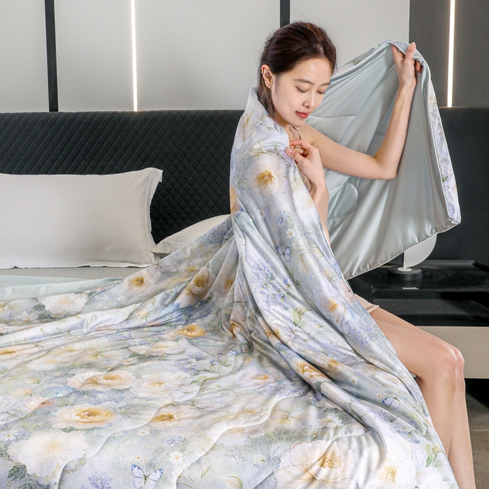 91家纺网 家纺一手货源 找家纺 天之悦家纺 2026新款夏被油光丝数码印花锦氨凉感被夏凉被空调被 晨露兰