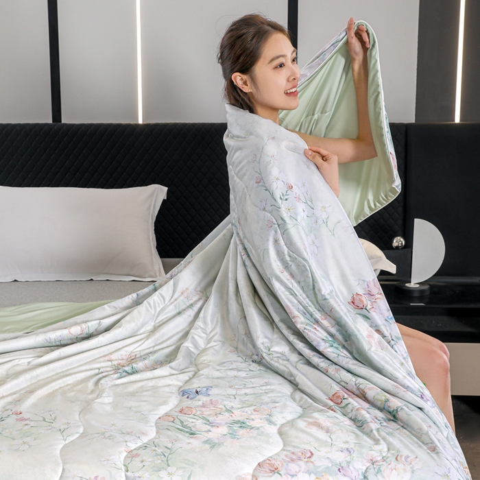 91家纺网 家纺一手货源 找家纺 天之悦家纺 2026新款夏被油光丝数码印花锦氨凉感被夏凉被空调被 晨露郁金