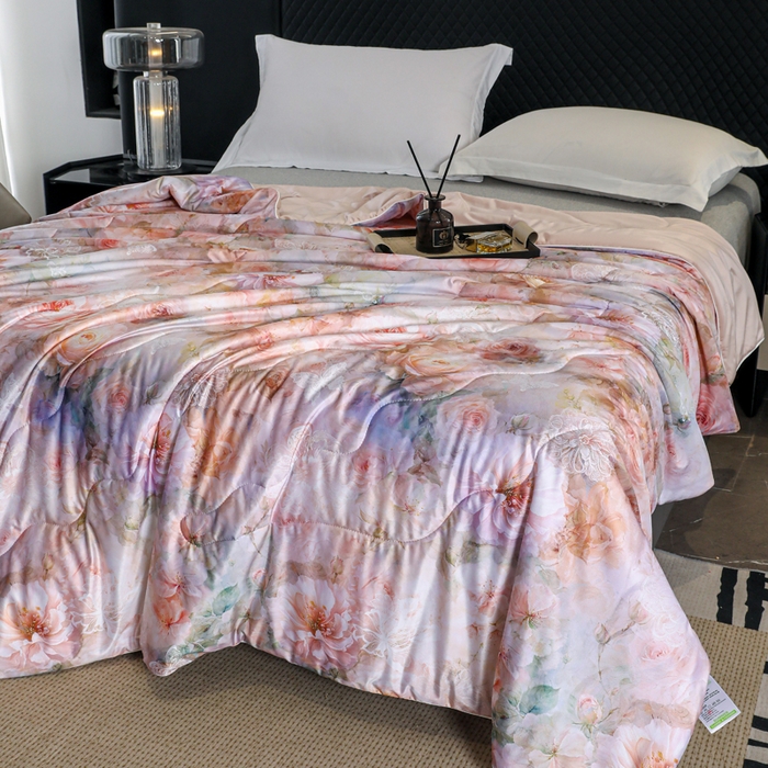 91家纺网 家纺一手货源 找家纺 天之悦家纺 2026新款夏被油光丝数码印花锦氨凉感被夏凉被空调被 伊芙紫