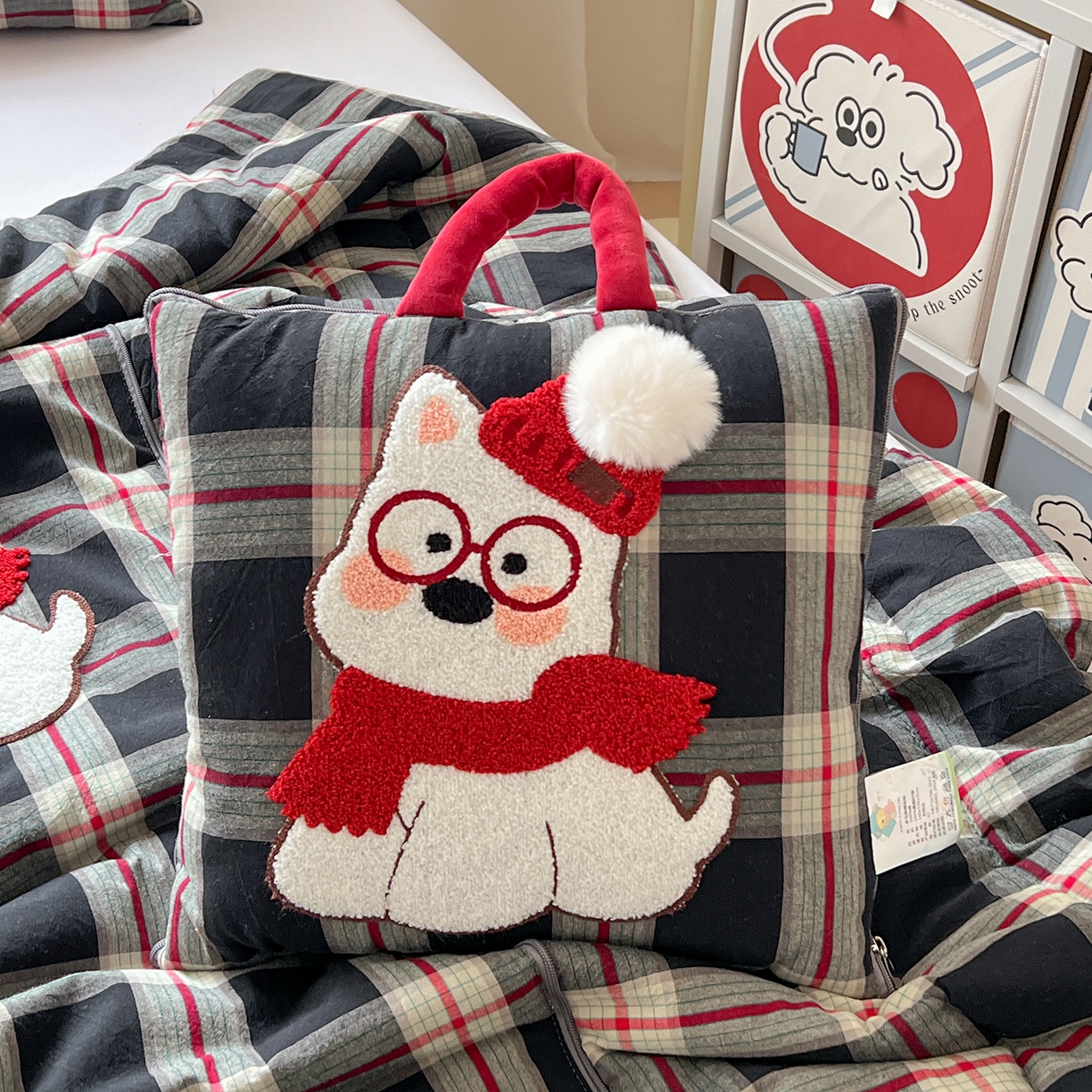 91家纺网 家纺一手货源 找家纺 古本家居 2026春夏新款全棉美拉德西高地系列抱枕被 全棉美拉德围巾西高地黑格