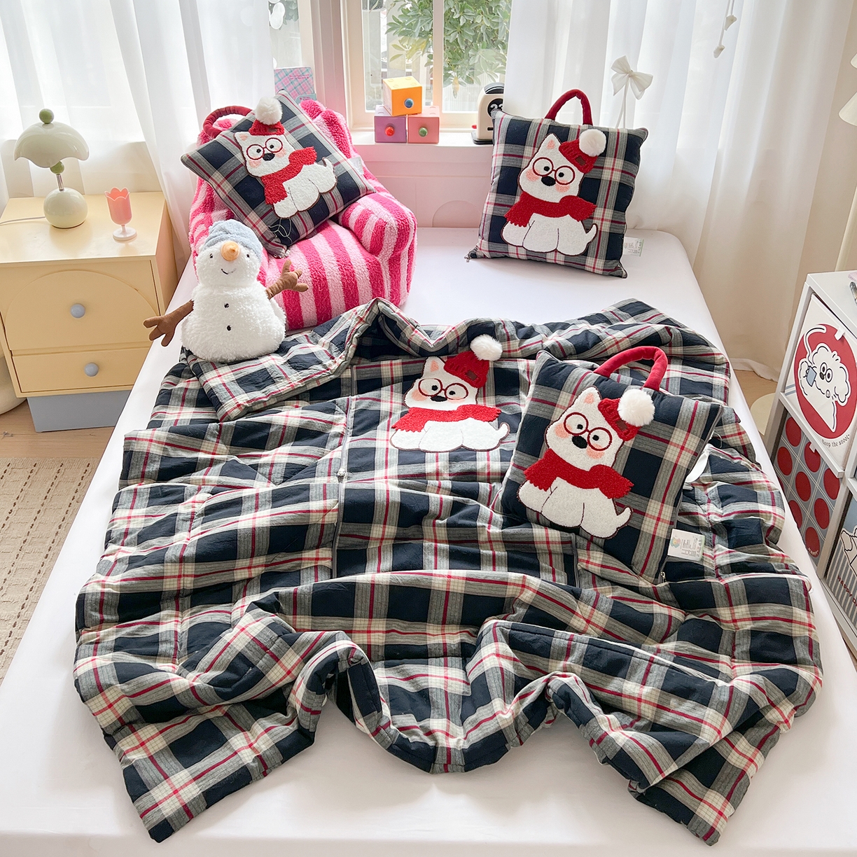 91家纺网 家纺一手货源 找家纺 古本家居 2026春夏新款全棉美拉德西高地系列抱枕被 全棉美拉德围巾西高地黑格