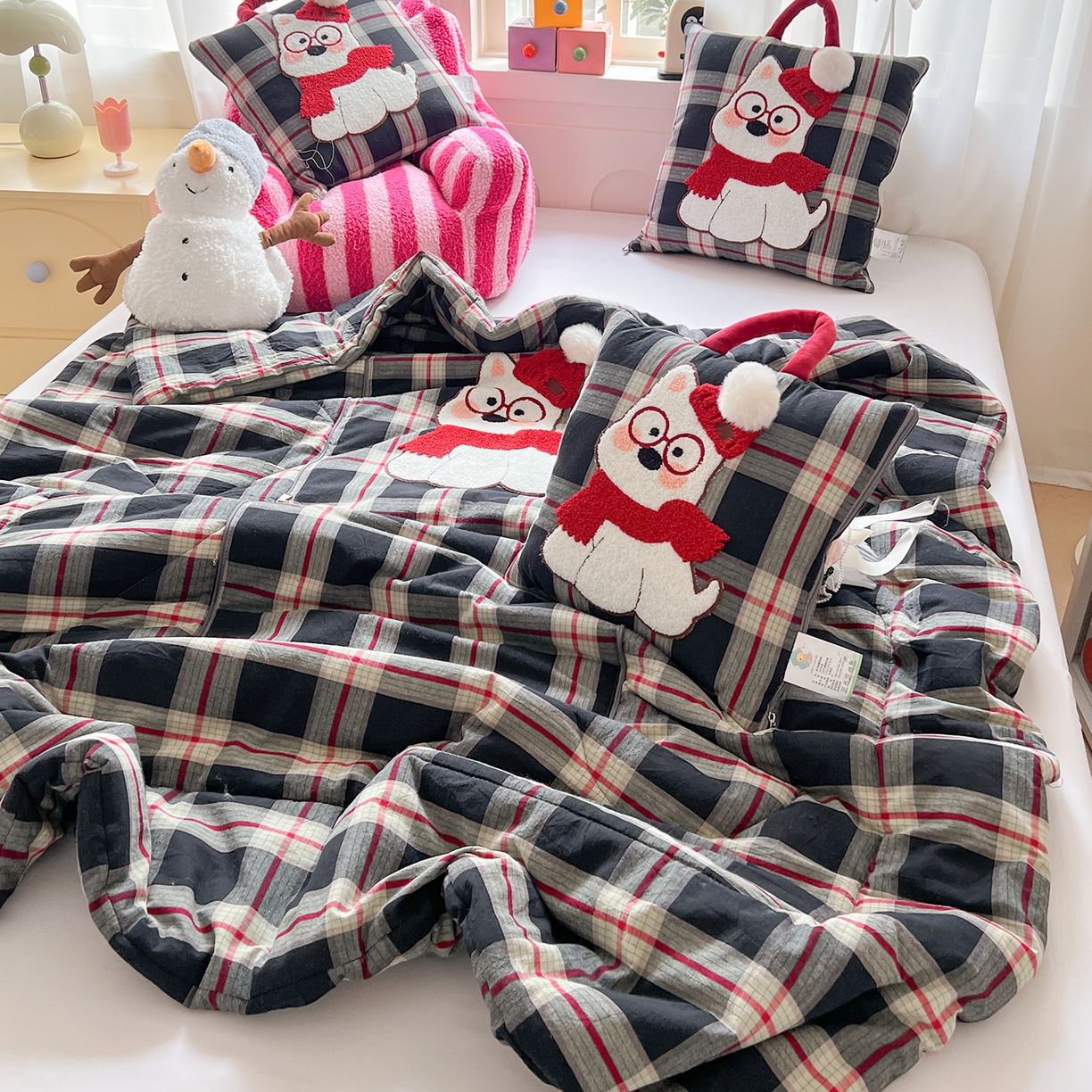 91家纺网 家纺一手货源 找家纺 古本家居 2026春夏新款全棉美拉德西高地系列抱枕被 全棉美拉德围巾西高地黑格