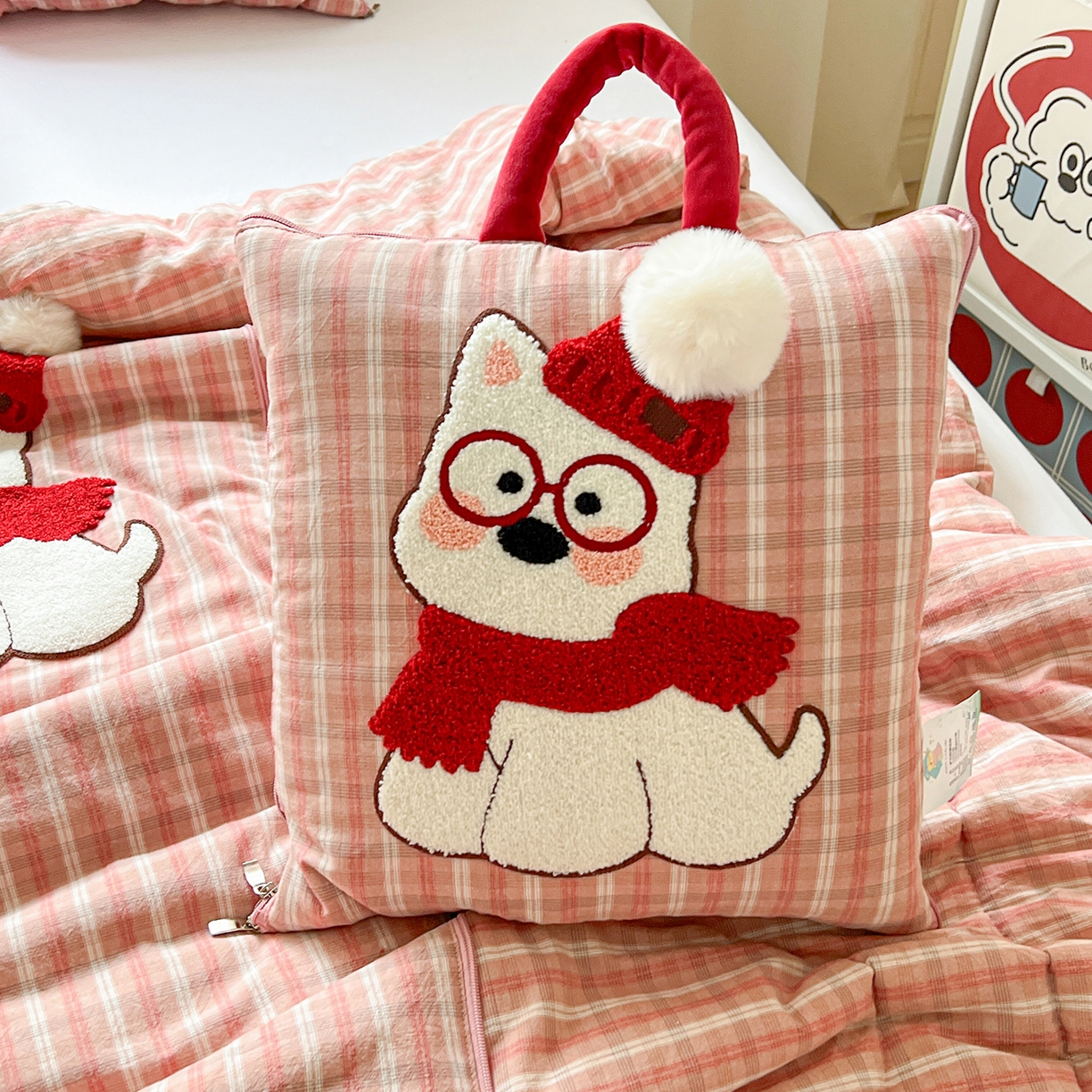 91家纺网 家纺一手货源 找家纺 古本家居 2026春夏新款全棉美拉德西高地系列抱枕被 全棉美拉德围巾西高地粉格