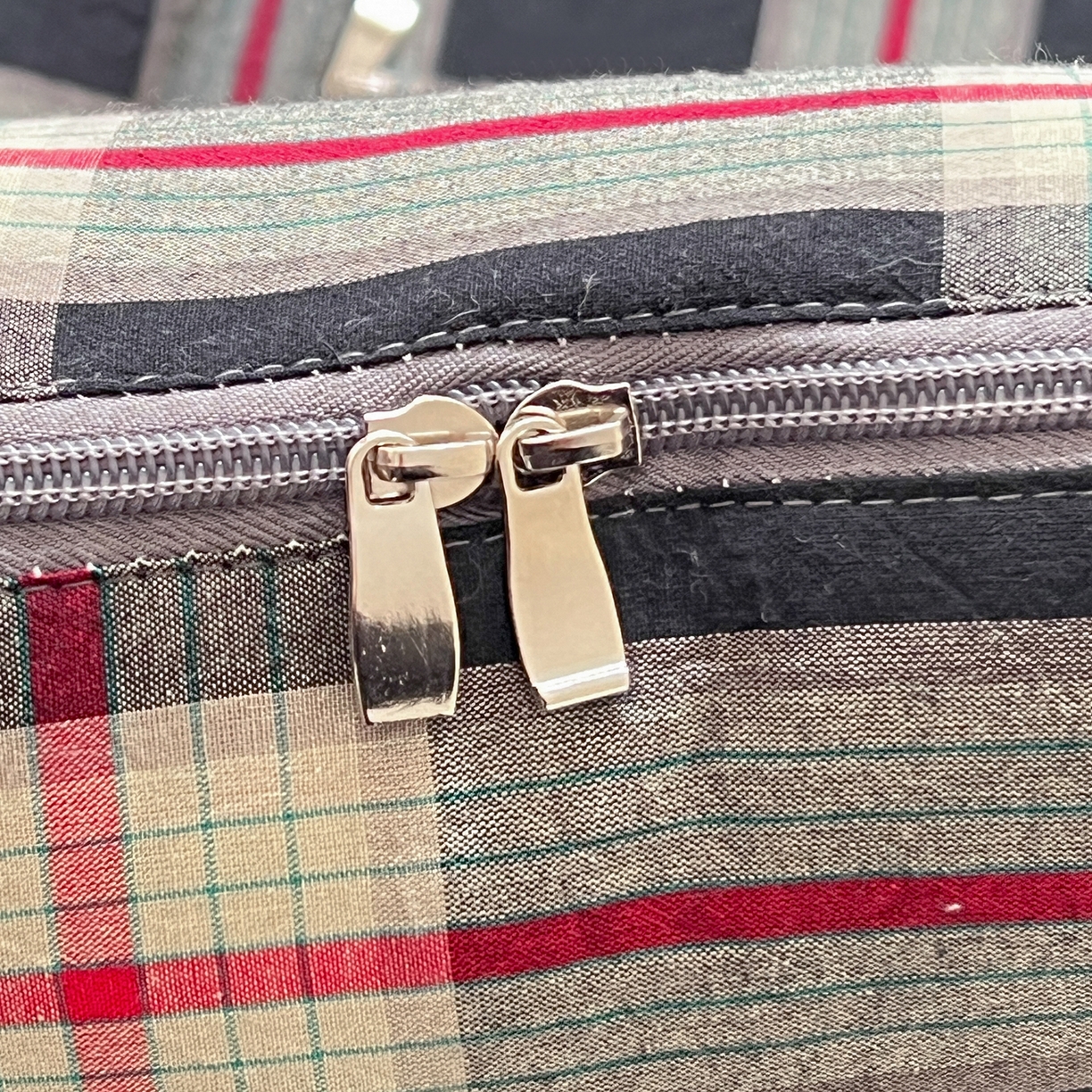 91家纺网 家纺一手货源 找家纺 古本家居 2026春夏新款全棉美拉德西高地系列抱枕被 全棉美拉德围巾西高地黑格