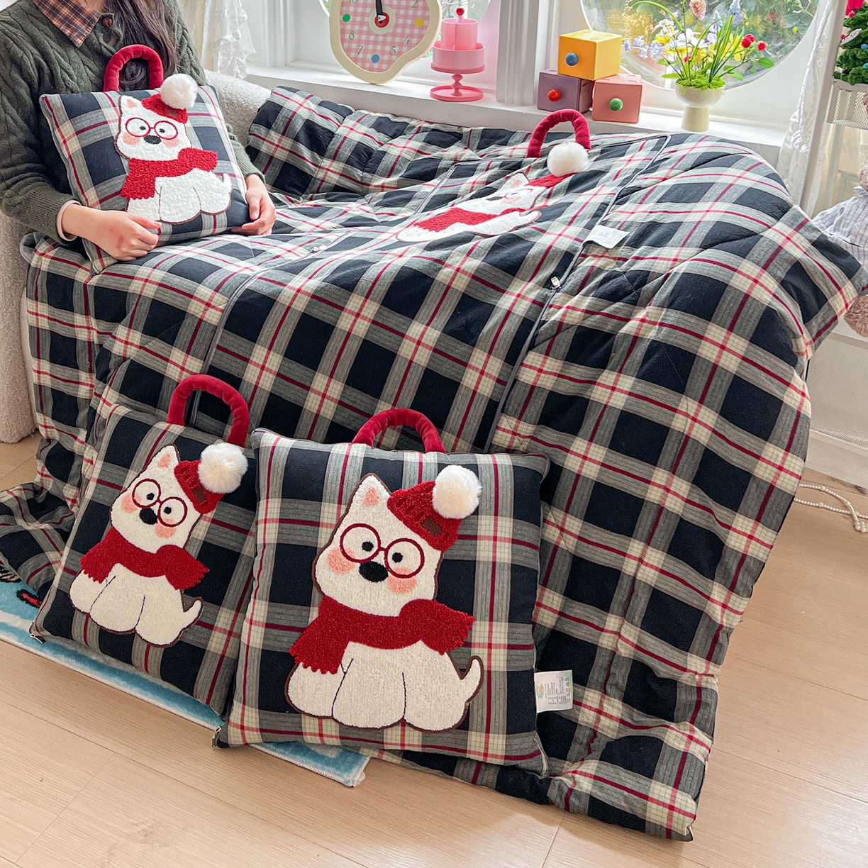 91家纺网 家纺一手货源 找家纺 古本家居 2026春夏新款全棉美拉德西高地系列抱枕被 全棉美拉德围巾西高地黑格